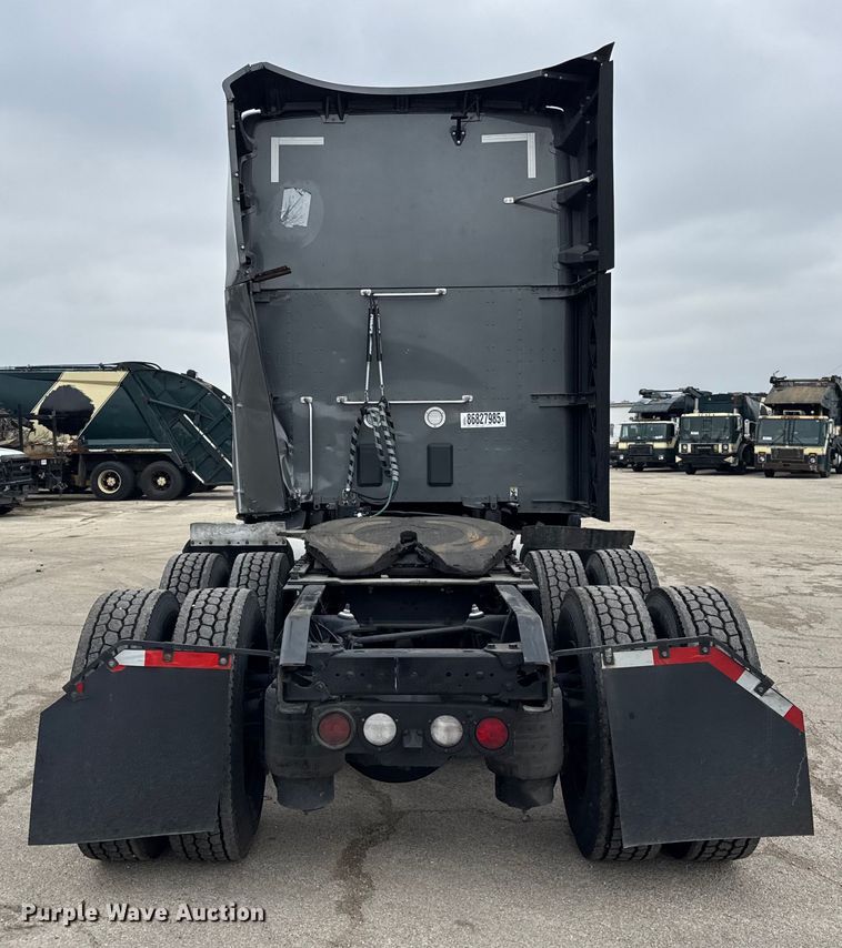 image for item YA1520 2022 Kenworth T680 semi truck