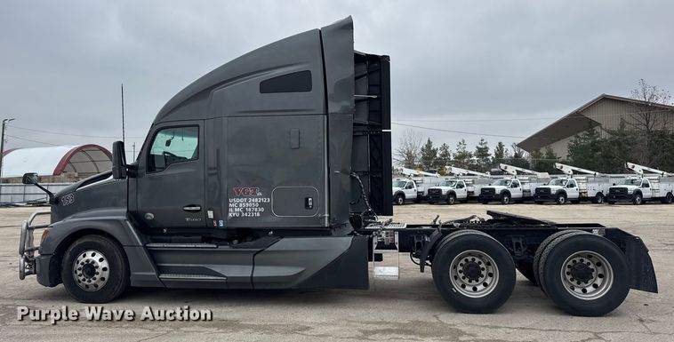 image for item YA1520 2022 Kenworth T680 semi truck