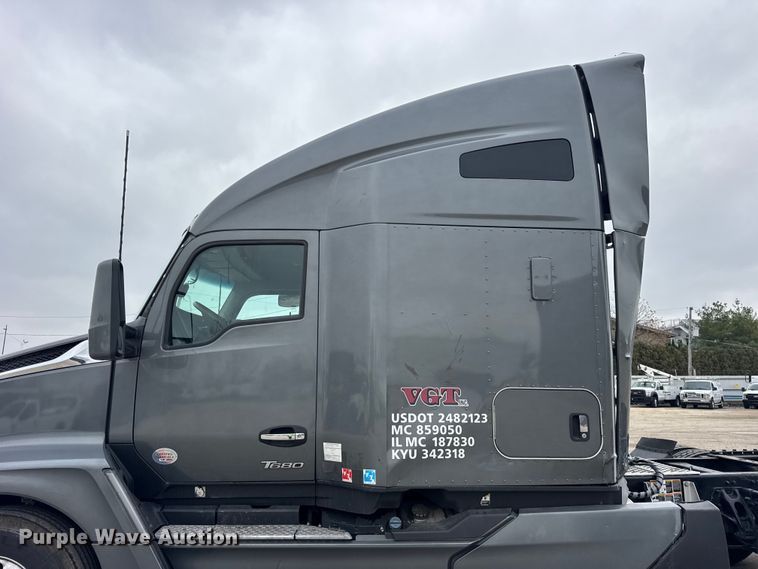 image for item YA1520 2022 Kenworth T680 semi truck