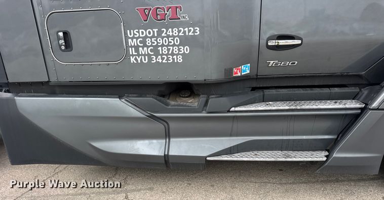 image for item YA1520 2022 Kenworth T680 semi truck