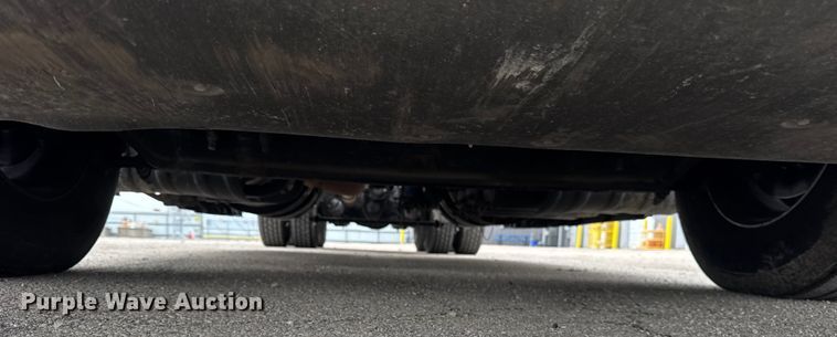 image for item YA1520 2022 Kenworth T680 semi truck