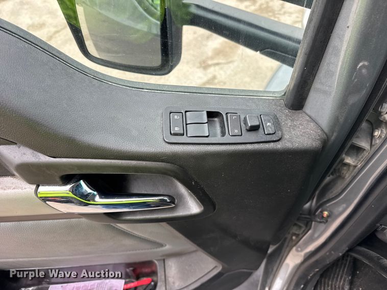 image for item YA1520 2022 Kenworth T680 semi truck