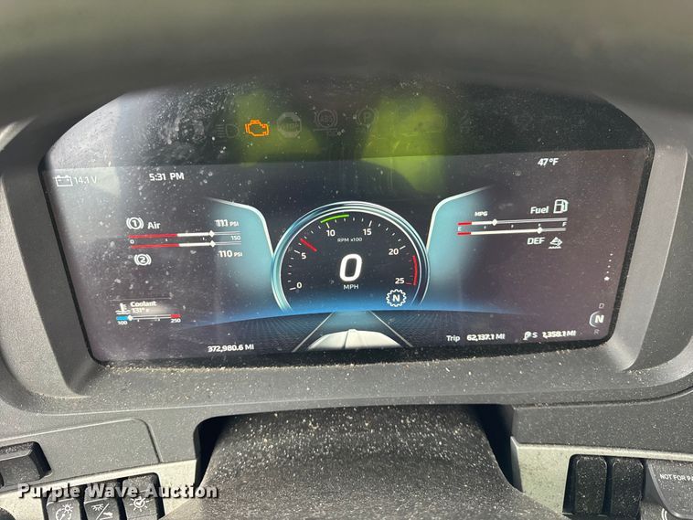 image for item YA1520 2022 Kenworth T680 semi truck