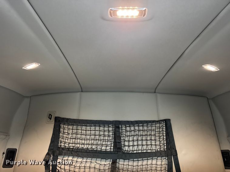 image for item YA1520 2022 Kenworth T680 semi truck