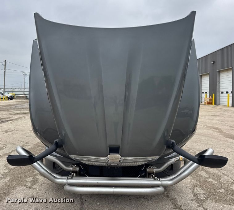 image for item YA1520 2022 Kenworth T680 semi truck