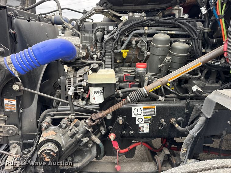 image for item YA1520 2022 Kenworth T680 semi truck