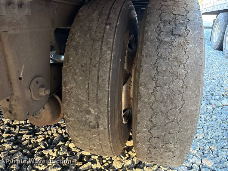 image for item YA1524 2018 Wabash DVLSHPC dry van trailer