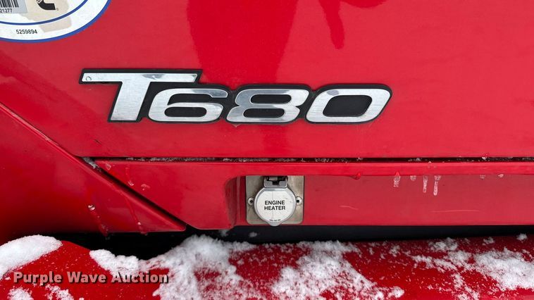 image for item YA1685 2019 Kenworth T680 semi truck