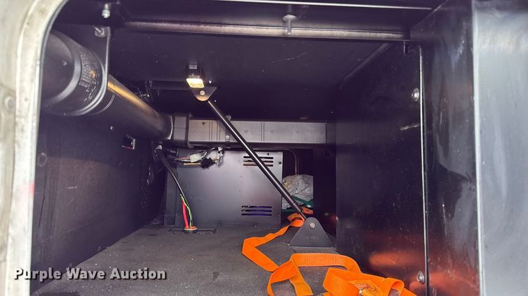 image for item YA1685 2019 Kenworth T680 semi truck