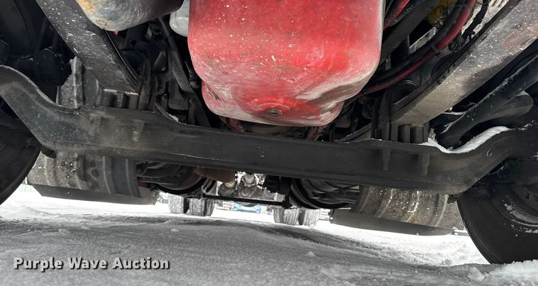 image for item YA1685 2019 Kenworth T680 semi truck