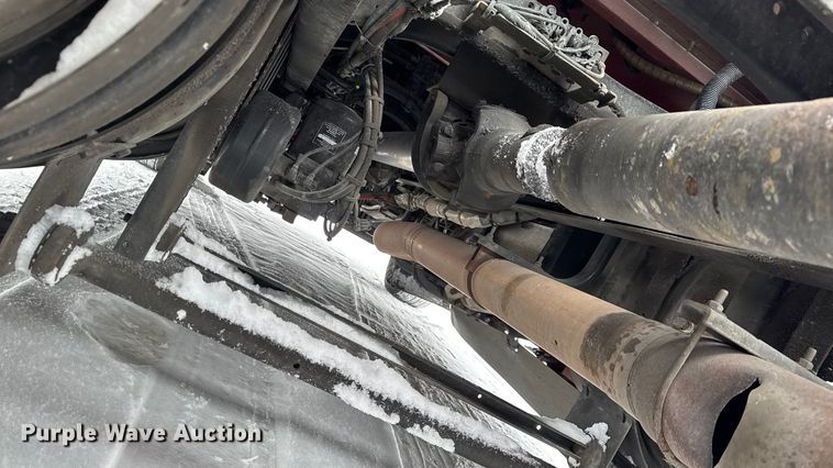 image for item YA1685 2019 Kenworth T680 semi truck