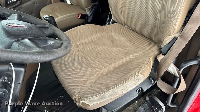 image for item YA1685 2019 Kenworth T680 semi truck