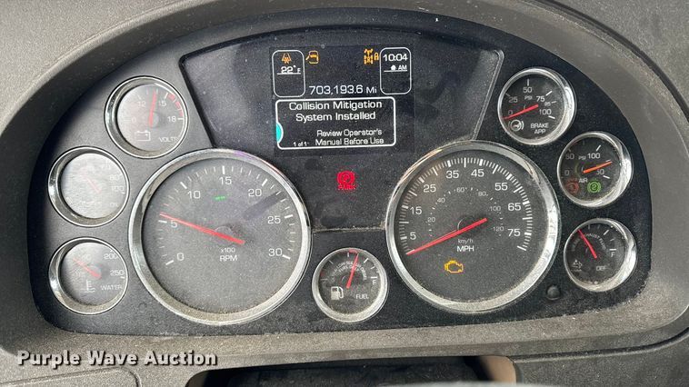 image for item YA1685 2019 Kenworth T680 semi truck