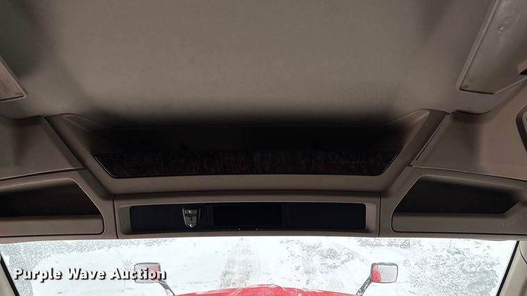 image for item YA1685 2019 Kenworth T680 semi truck