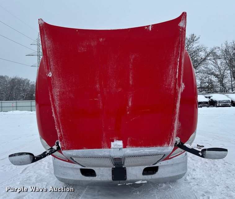 image for item YA1685 2019 Kenworth T680 semi truck