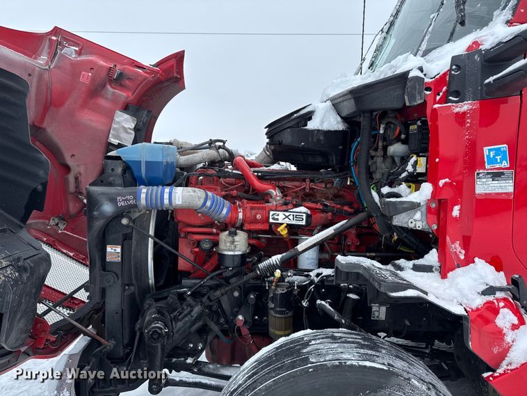 image for item YA1685 2019 Kenworth T680 semi truck