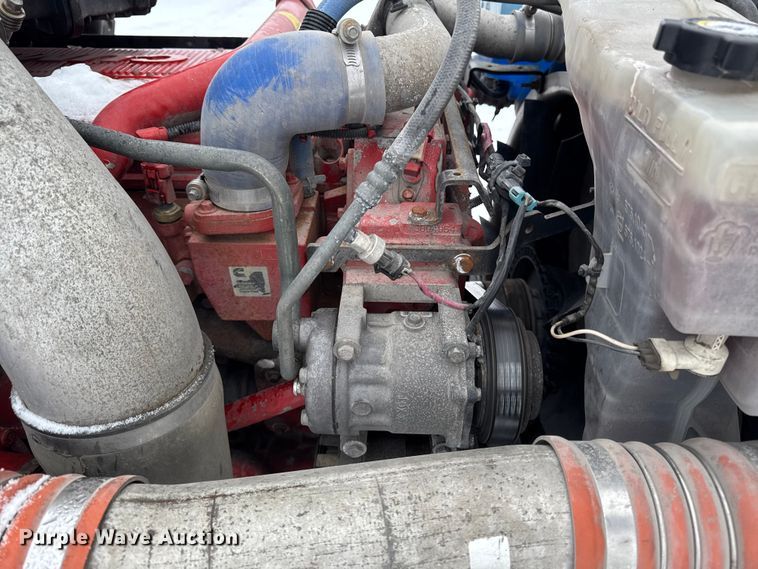 image for item YA1685 2019 Kenworth T680 semi truck