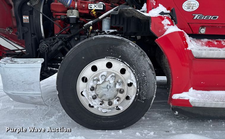 image for item YA1685 2019 Kenworth T680 semi truck