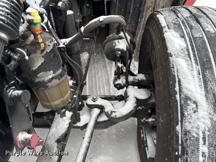 image for item YA1685 2019 Kenworth T680 semi truck