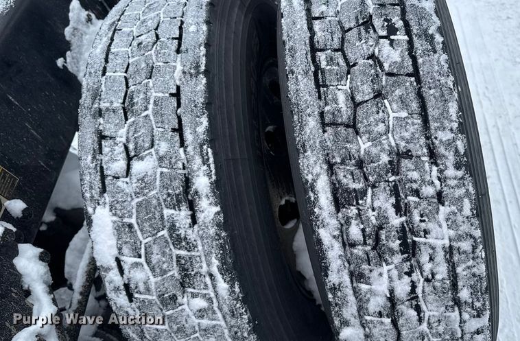 image for item YA1685 2019 Kenworth T680 semi truck