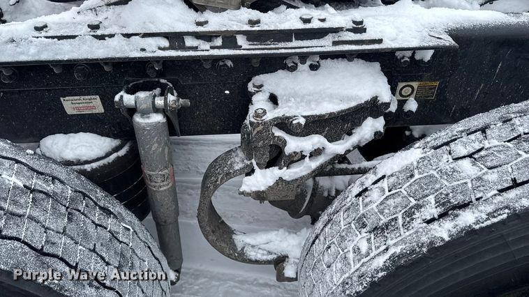 image for item YA1685 2019 Kenworth T680 semi truck