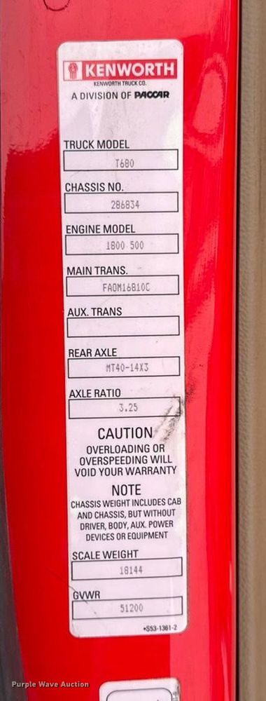 image for item YA1685 2019 Kenworth T680 semi truck