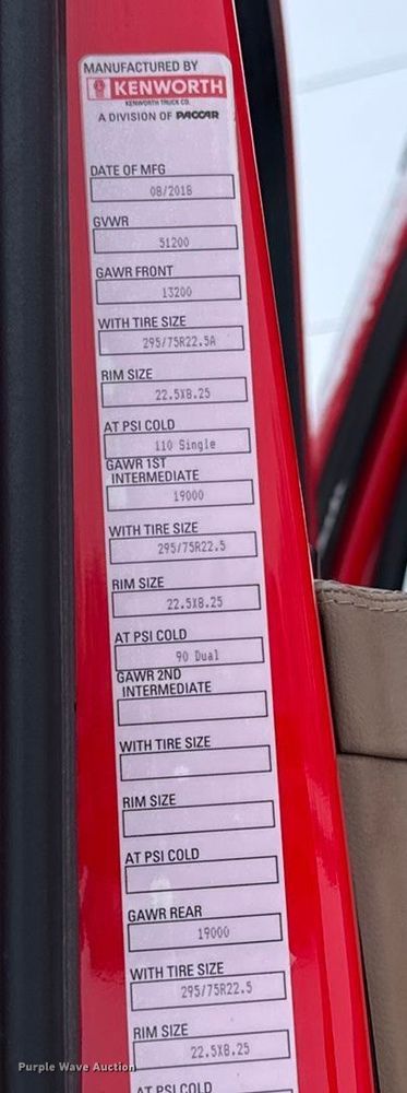 image for item YA1685 2019 Kenworth T680 semi truck