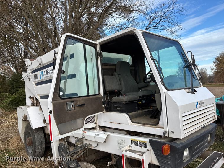 image for item DK0143 Allianz Johnston MX 450 street sweeper