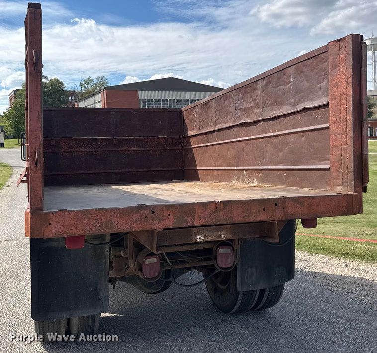 image for item DP8878 1977 International Loadstar 1600 grain truck