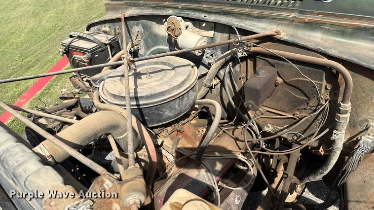 image for item DP8878 1977 International Loadstar 1600 grain truck