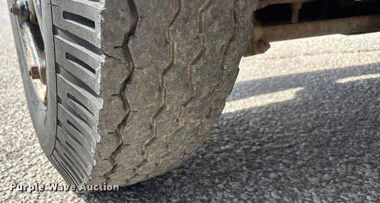 image for item DP8878 1977 International Loadstar 1600 grain truck