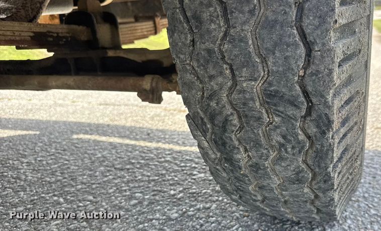 image for item DP8878 1977 International Loadstar 1600 grain truck