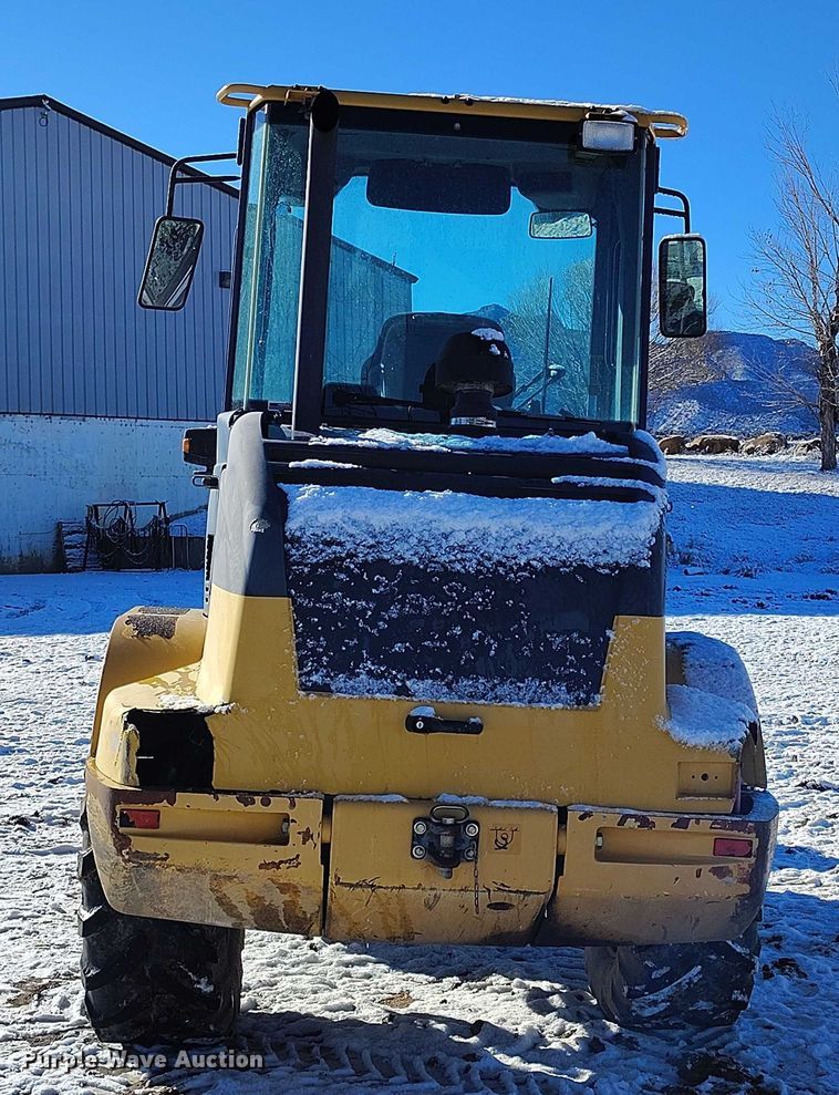 image for item DT0783 2005 John Deere 244J wheel loader