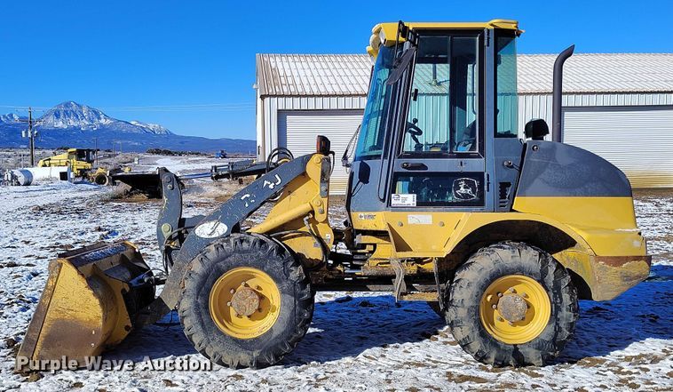 image for item DT0783 2005 John Deere 244J wheel loader