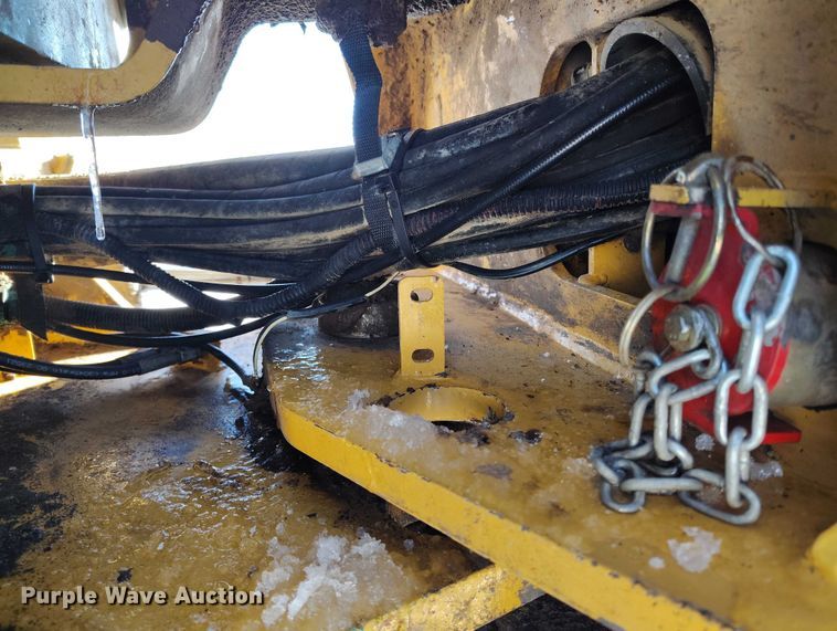 image for item DT0783 2005 John Deere 244J wheel loader