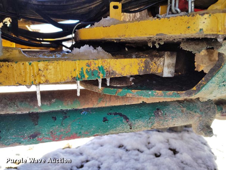 image for item DT0783 2005 John Deere 244J wheel loader