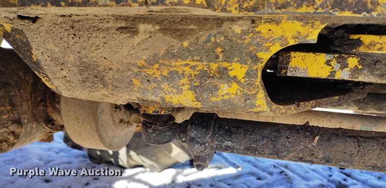 image for item DT0783 2005 John Deere 244J wheel loader