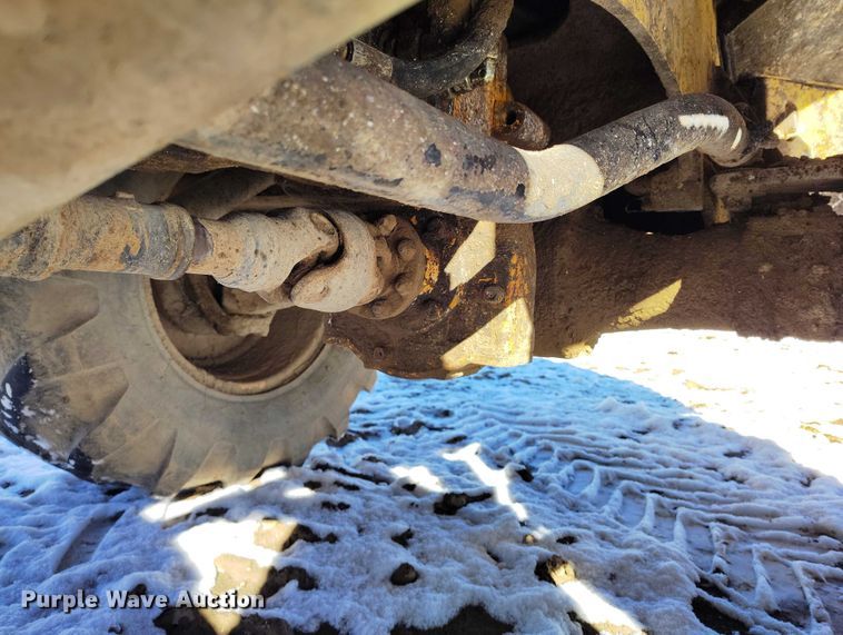 image for item DT0783 2005 John Deere 244J wheel loader