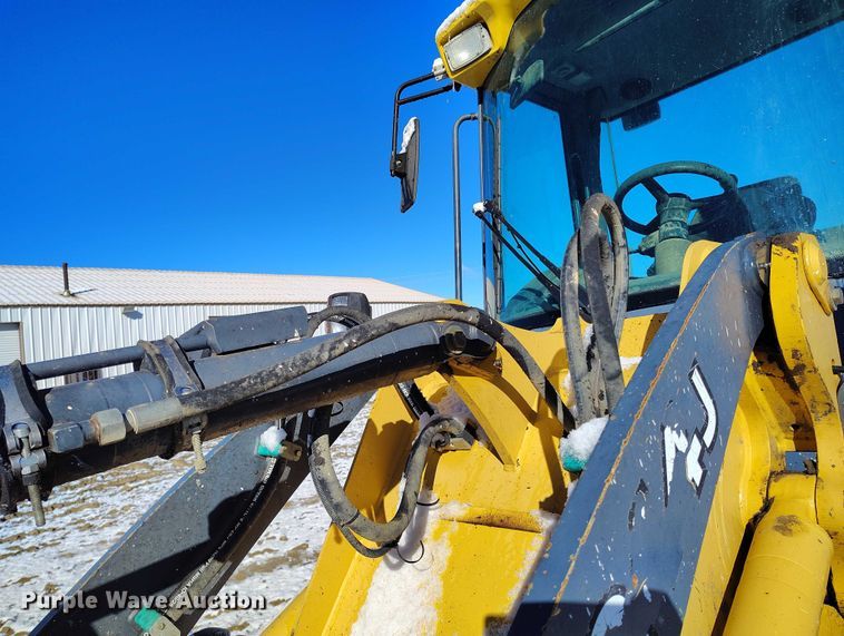 image for item DT0783 2005 John Deere 244J wheel loader