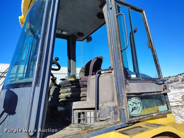 image for item DT0783 2005 John Deere 244J wheel loader