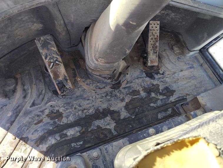 image for item DT0783 2005 John Deere 244J wheel loader