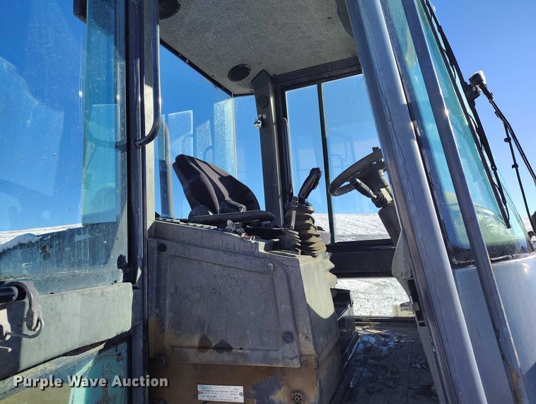 image for item DT0783 2005 John Deere 244J wheel loader