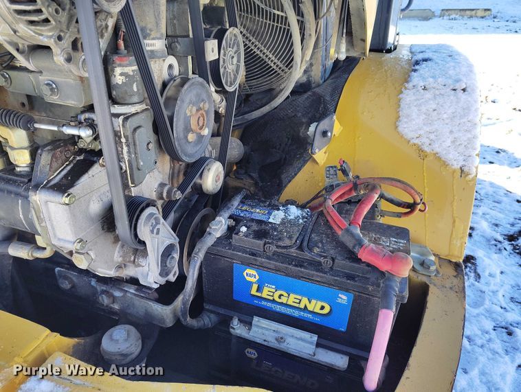 image for item DT0783 2005 John Deere 244J wheel loader