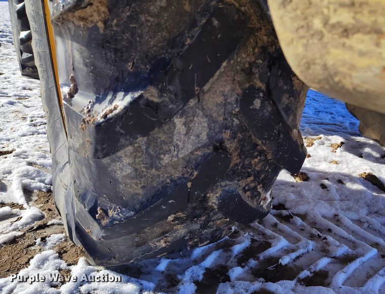 image for item DT0783 2005 John Deere 244J wheel loader