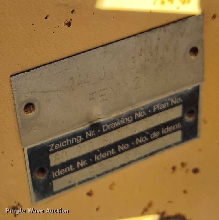 image for item DT0783 2005 John Deere 244J wheel loader