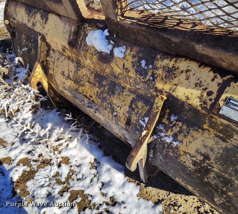 image for item DT0783 2005 John Deere 244J wheel loader