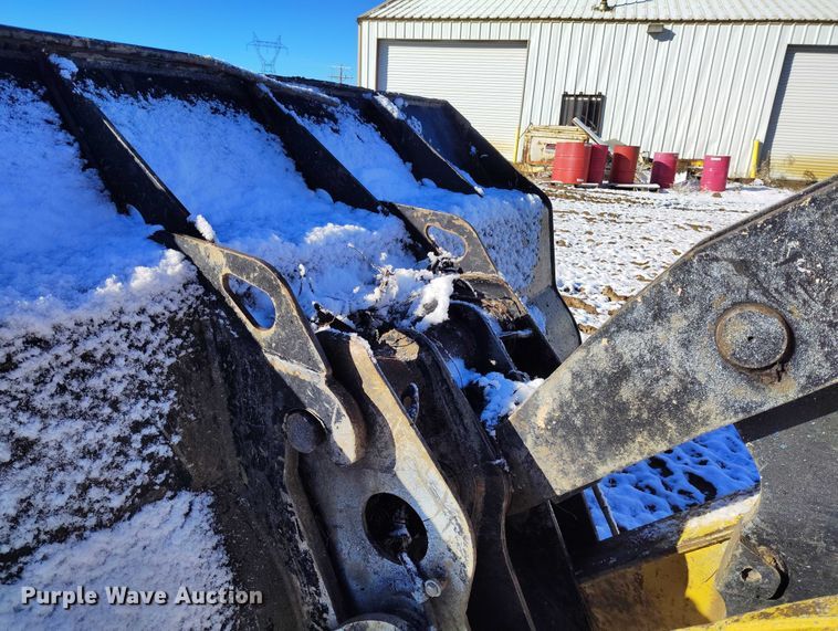 image for item DT0784 2005 Caterpillar 924G High Lift wheel loader