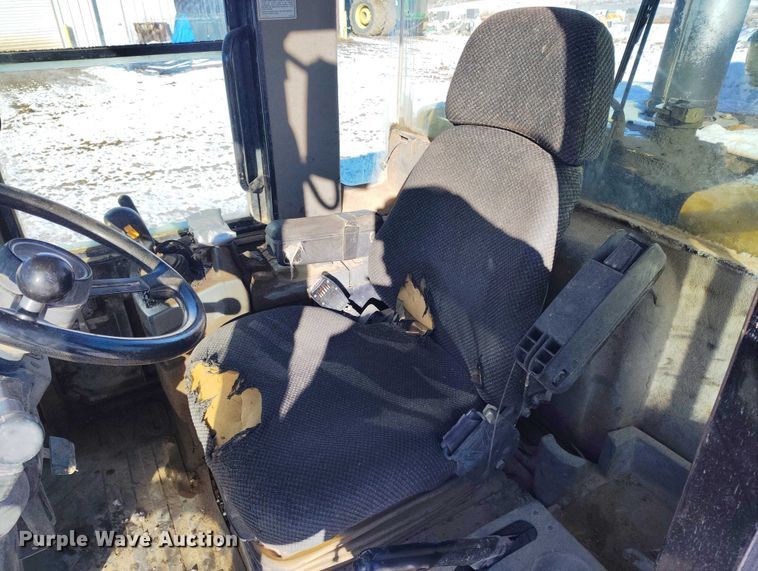 image for item DT0784 2005 Caterpillar 924G High Lift wheel loader