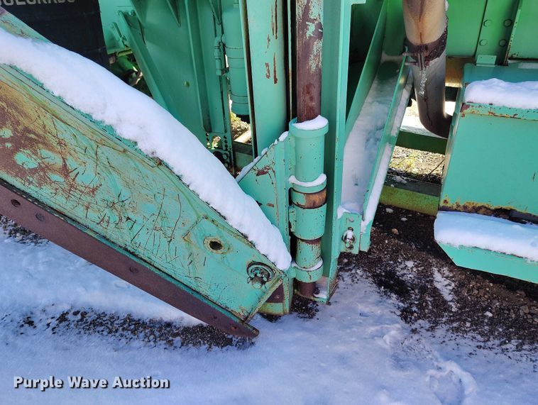 image for item DT0787 1974 Oshkosh P2025-1E1 dump / spreader truck