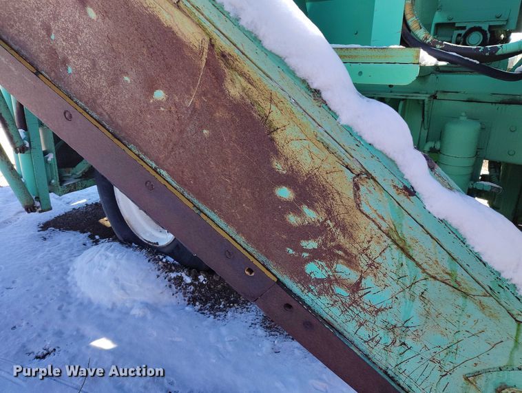 image for item DT0787 1974 Oshkosh P2025-1E1 dump / spreader truck